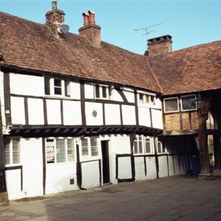 13-There-are-over-200-Listed-Buildings-in-Godalming